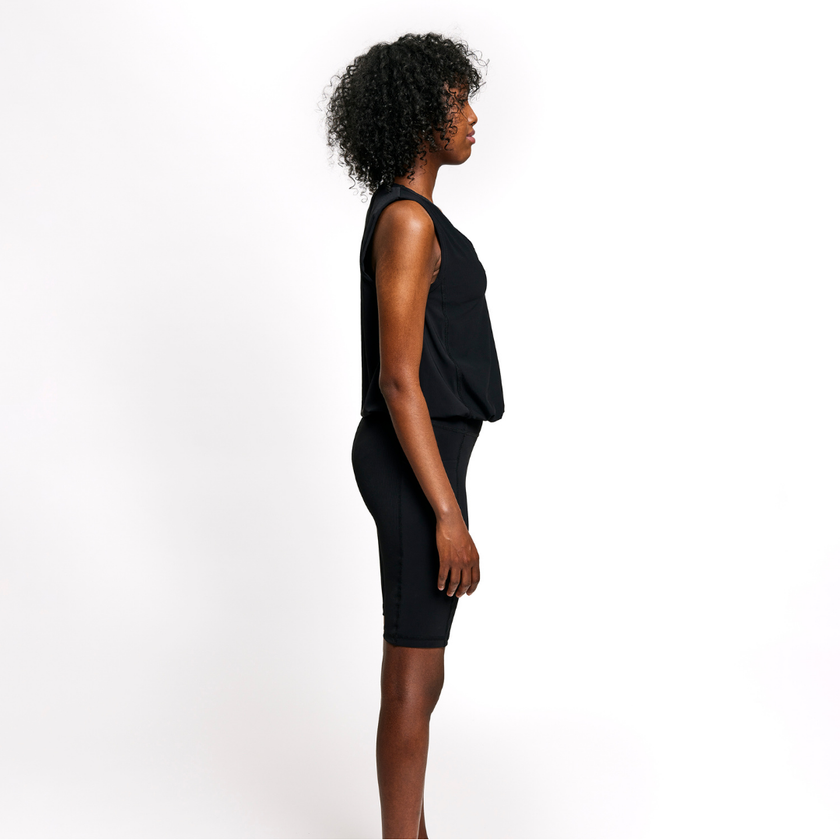 Black loose tank top with bikershorts